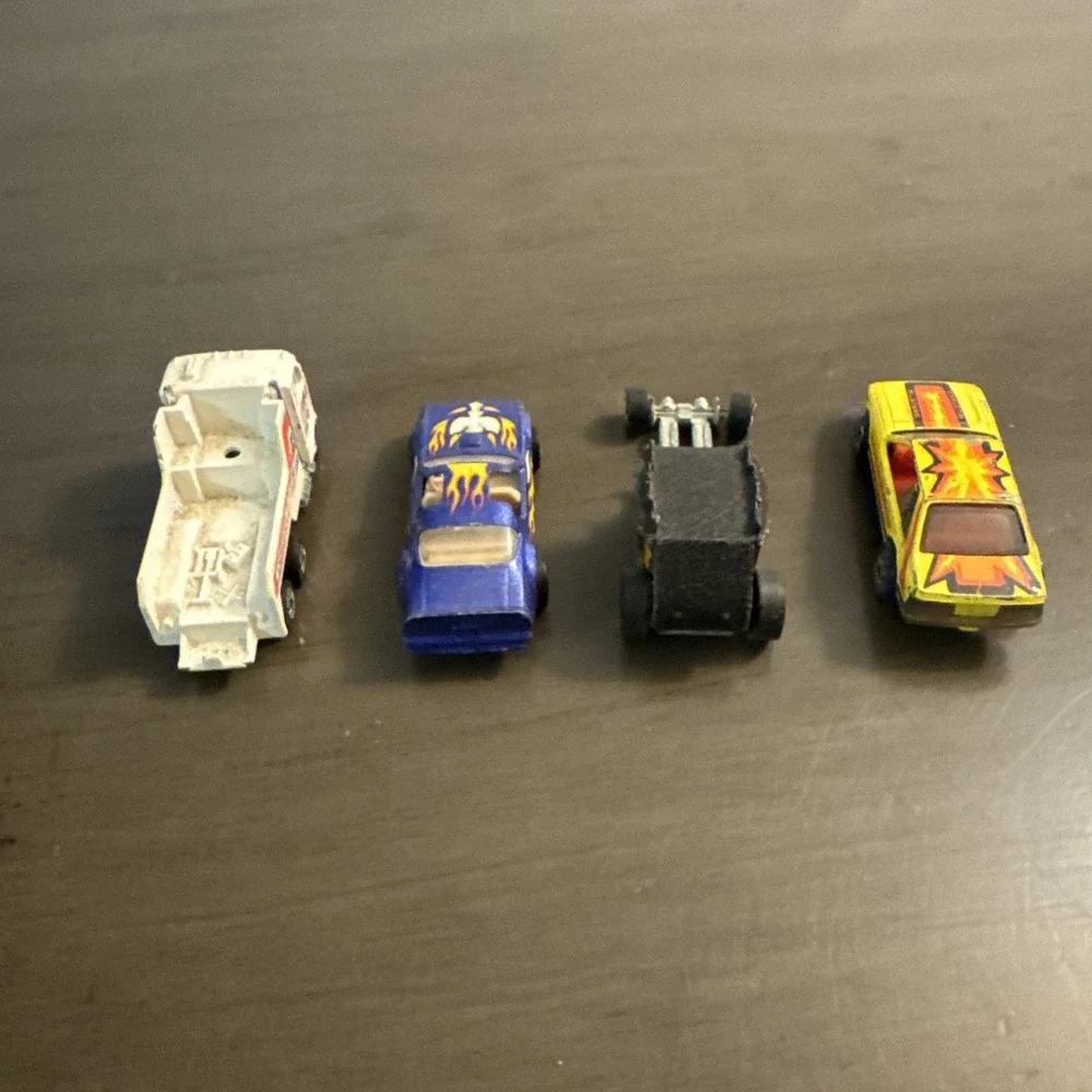 Hot Wheels 1977 Blue '37 Hot Bird Mustang Stage fright Tow Truck Black Wall Lot